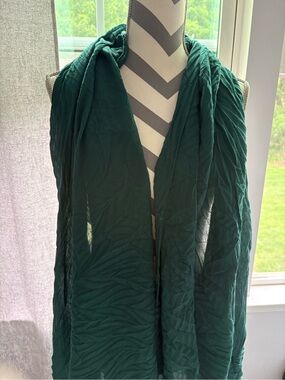 H&M Deep Green Crinkled Wrap Scarf